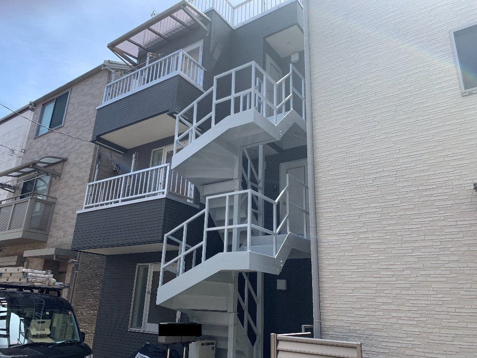 東京都江戸川区　アパート鉄骨階段塗装工事
