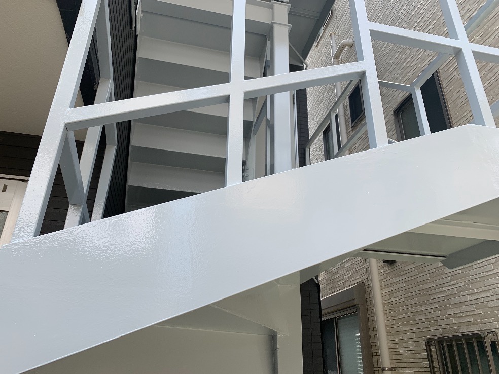 東京都江戸川区　アパート鉄骨階段塗装工事