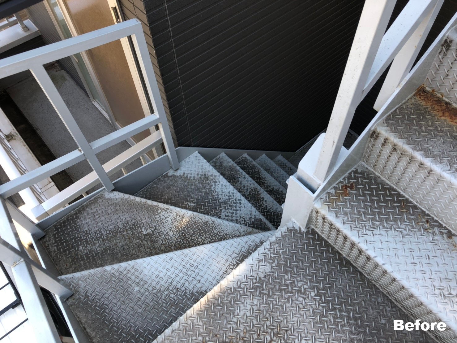 東京都江戸川区　アパート鉄骨階段塗装工事