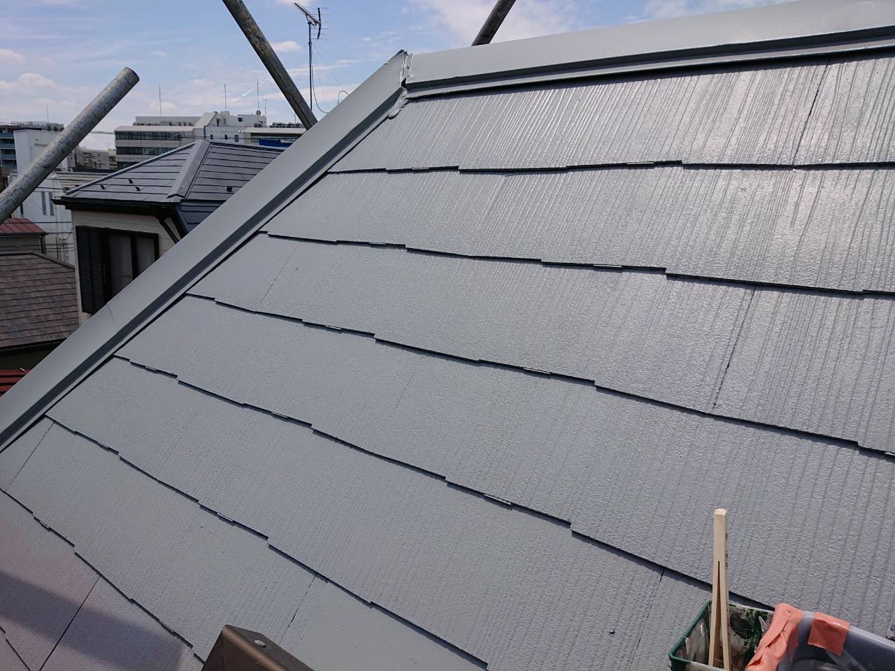 東京都世田谷区　屋根塗装および板金補修工事【遮熱塗料】