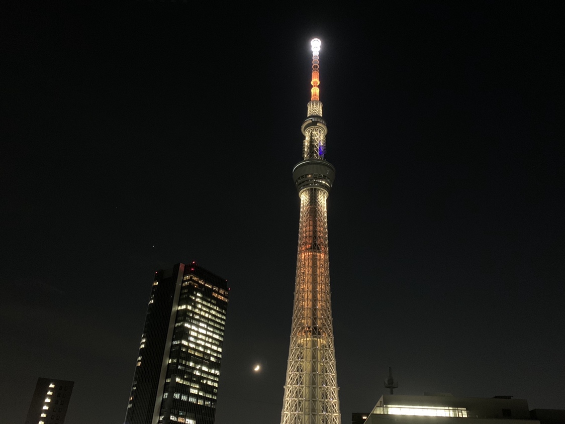 月とスカイツリー