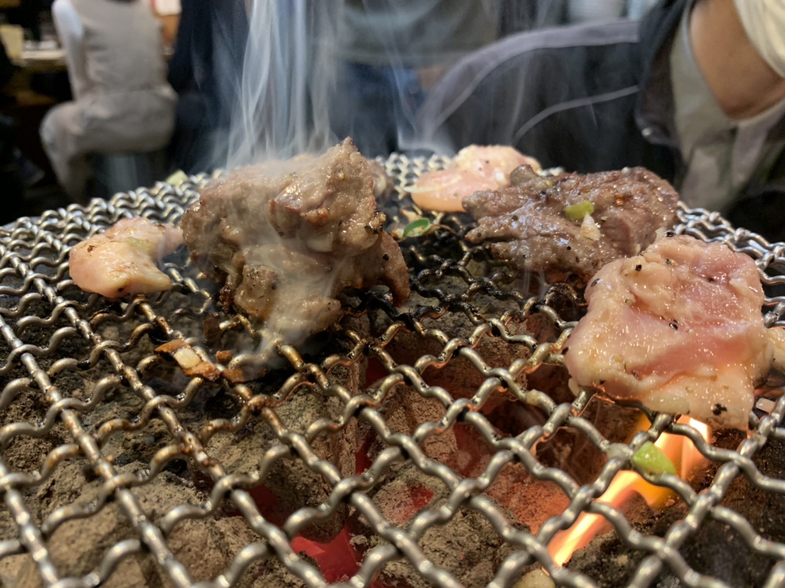 ホルモン食べて元気出す