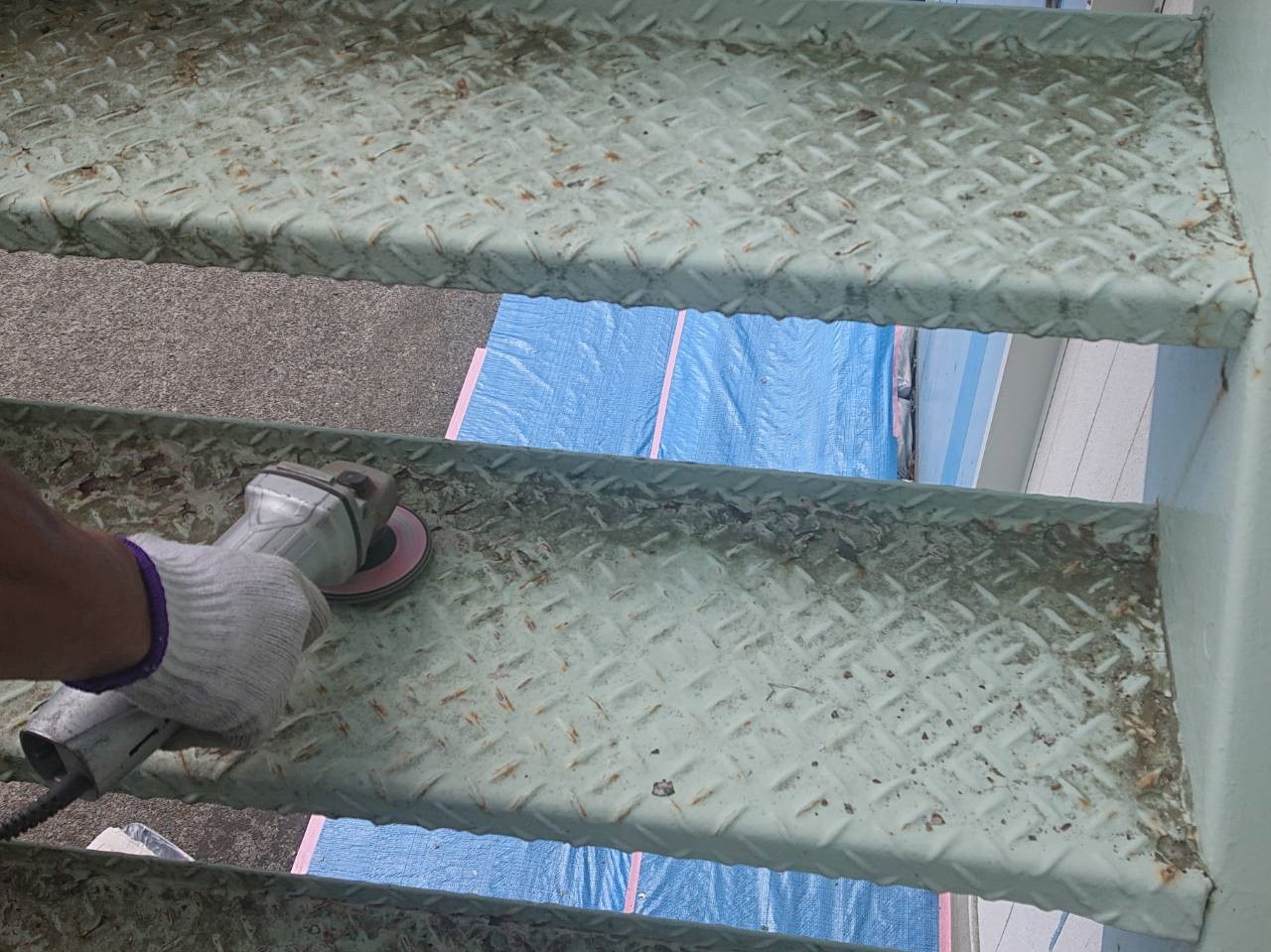草加市企業様 外階段鉄部塗装工事